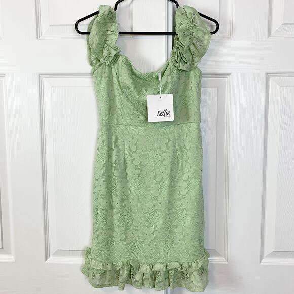 NWT Selfie Leslie Verona Off-Shoulder Lace Overlay Mini Dress Apple Green Medium - Picture 4 of 8